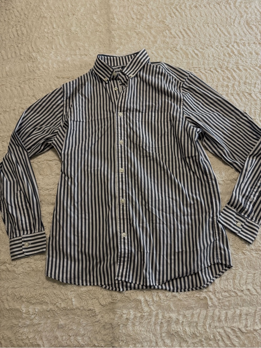 GAP Women’s Performance Cotton Striped Button Down Shirt | Navy Blue & White M